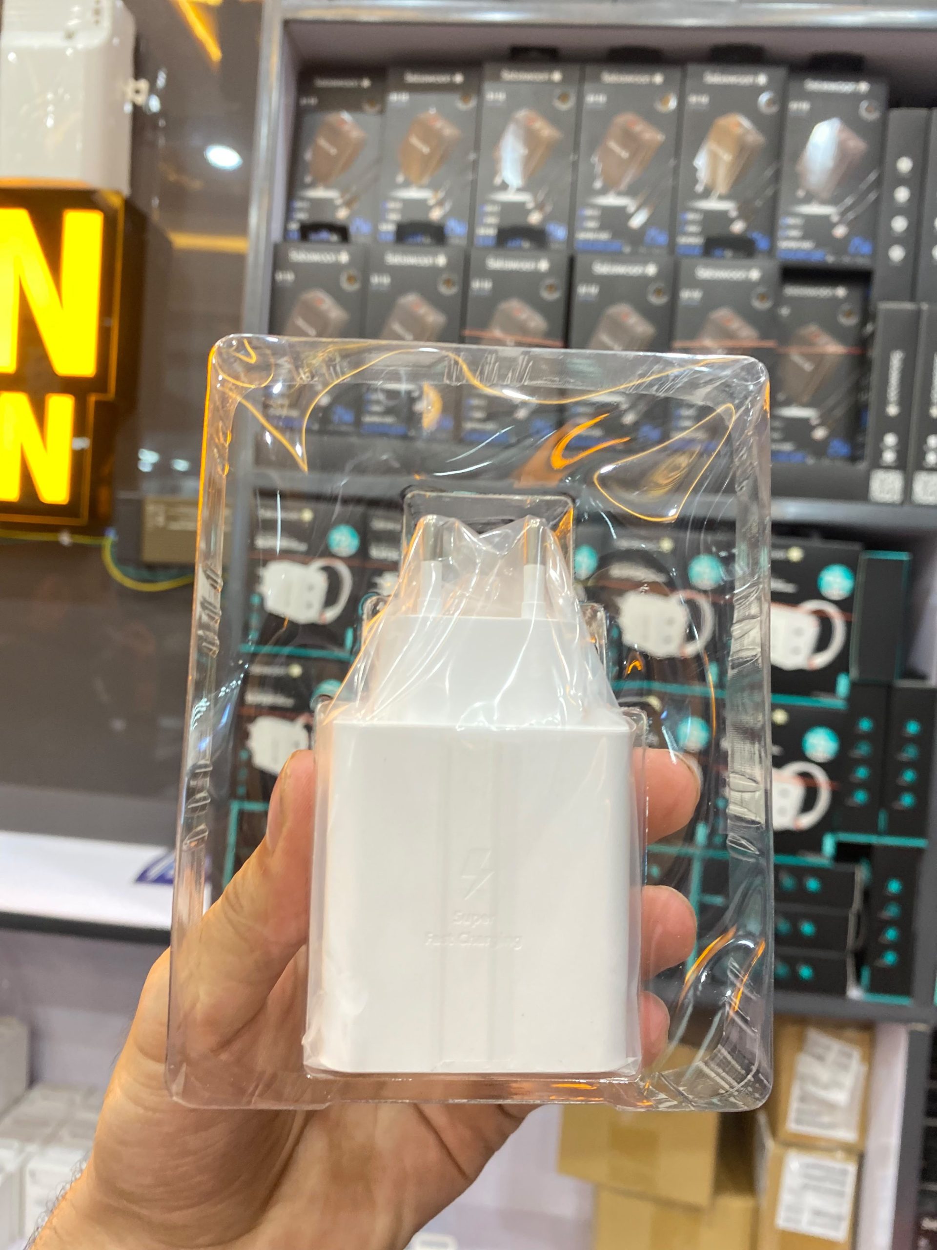 Sabawoon S127 GaN 70W Super Fast Charger With High Speed Charging Support And Durable Build For Smartphones - Image 6