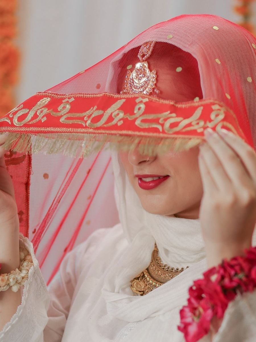 Nikkah Bridal Red Dupatta with Qabool Hai Embroidery & 4-Side Kiran Lace – Premium Wedding Veil for Bride - Image 2