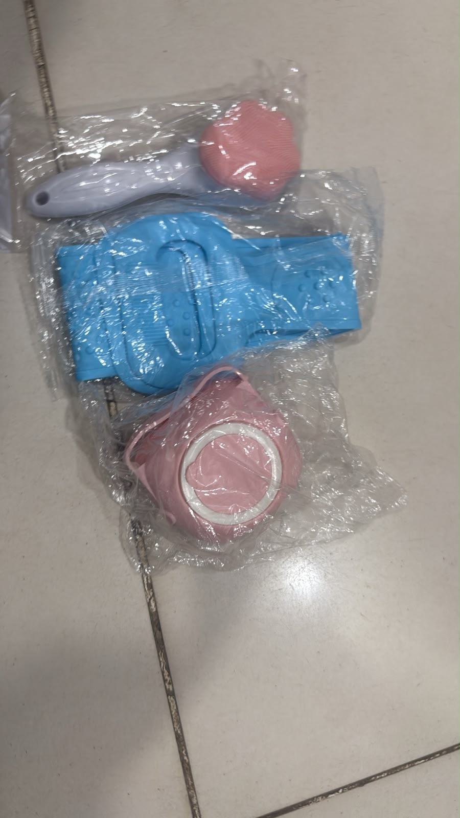 3 in 1 Silicone Bath & Skincare Value Bundle – Shower Brush, Back Scrubber & Face Cleansing Brush Set - Image 6